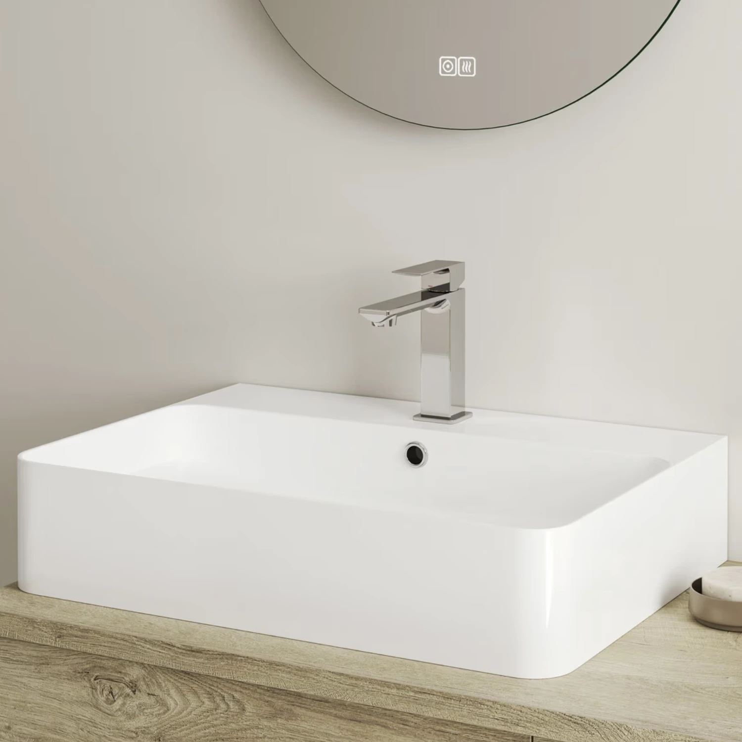 Am Waschbecken montierte Armatur in Chrome