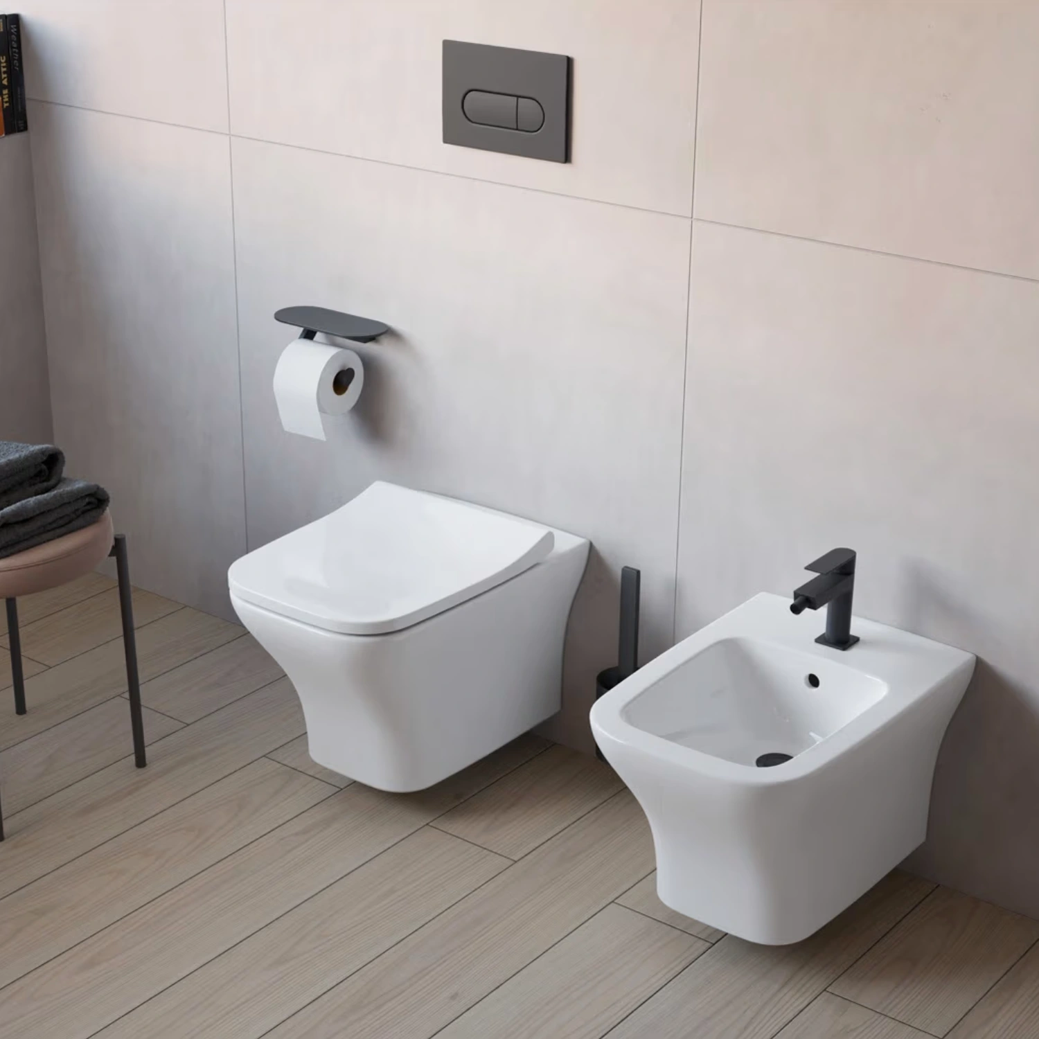 Toilette und Bidet nebeneinander, jeweils wandhängend