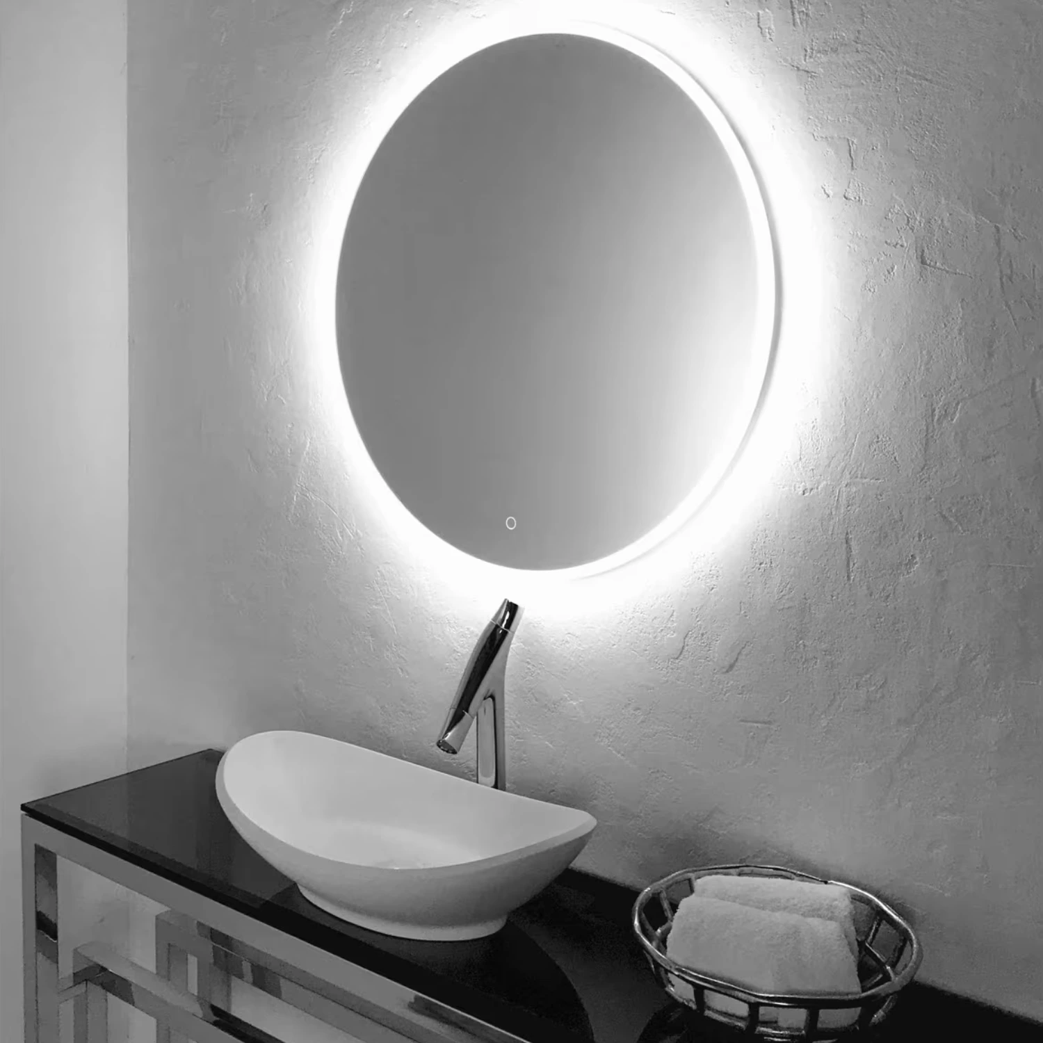 Art LED-Badspiegel von Megabad Profi Collection mit beleuchtetem Rand