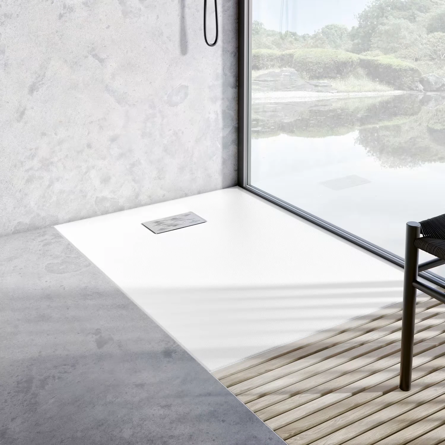 Villeroy & Boch Le Valence Duschwanne in weiß in einem hellen Bad.