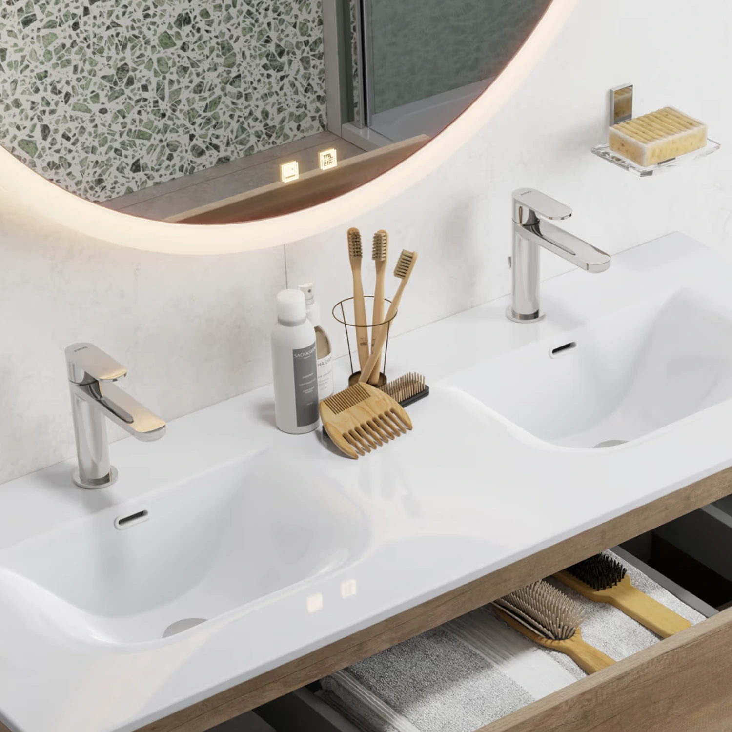 Wassersparender pianura Aora Waschtisch-Einhebelmischer in chrom in einem modernen, hellen Bad.