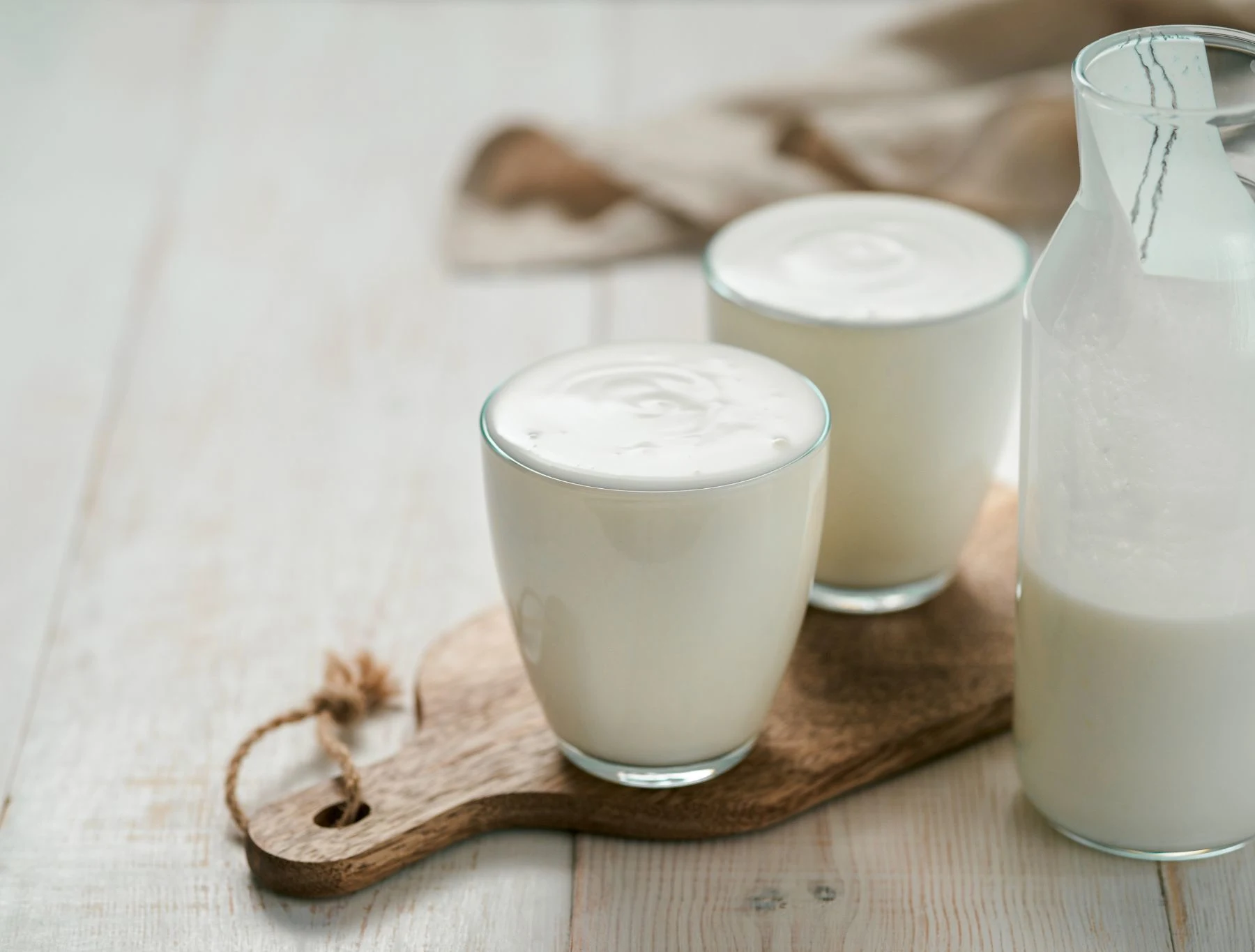 Reinigung der Badewanne mit Buttermilch und Essig