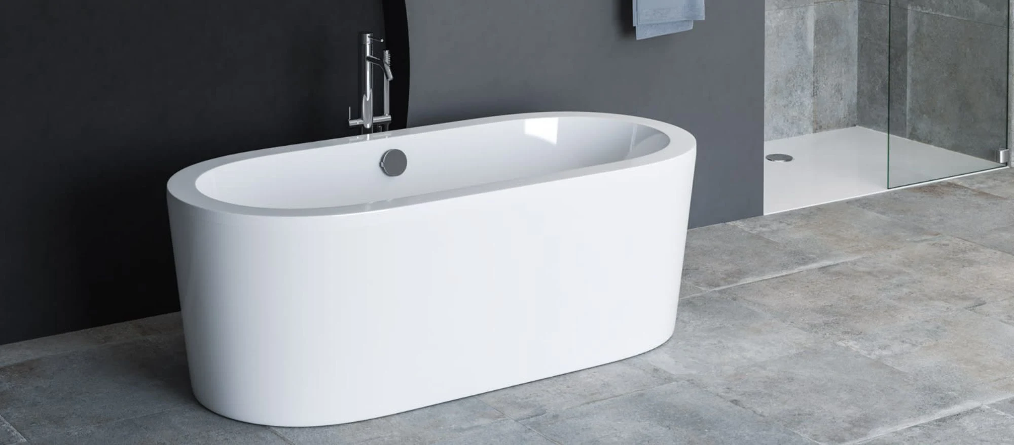 Weisse freistehende Badewanne