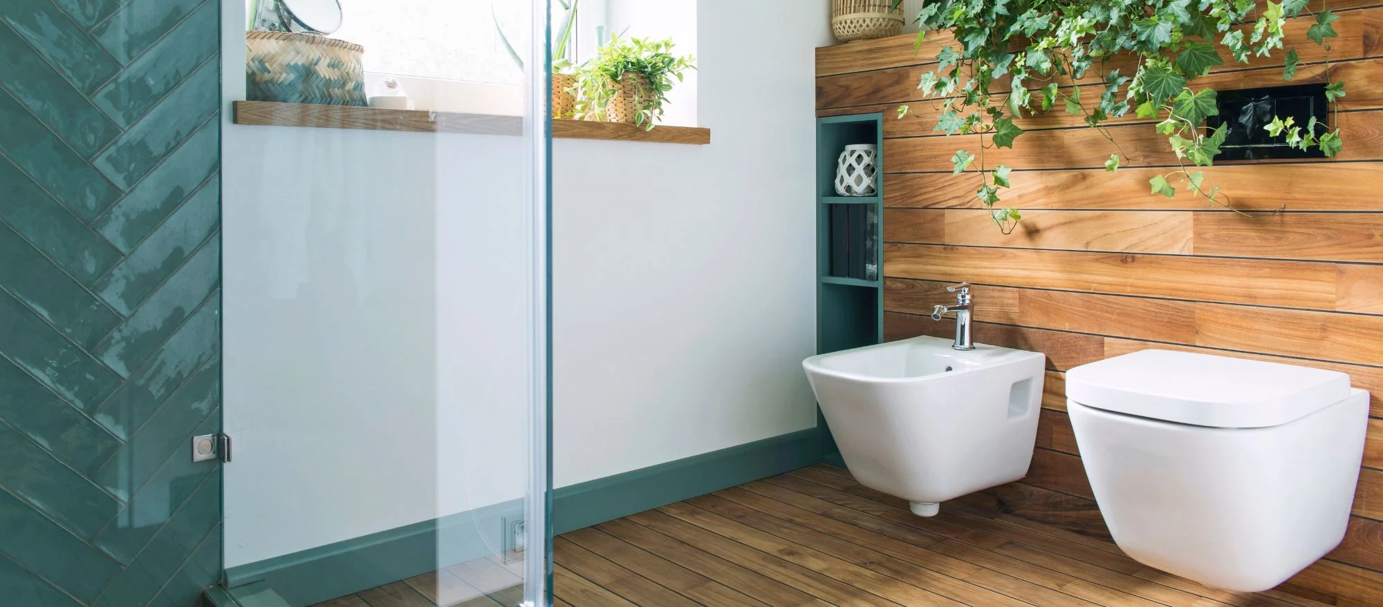 badezimmer mit holzoptik