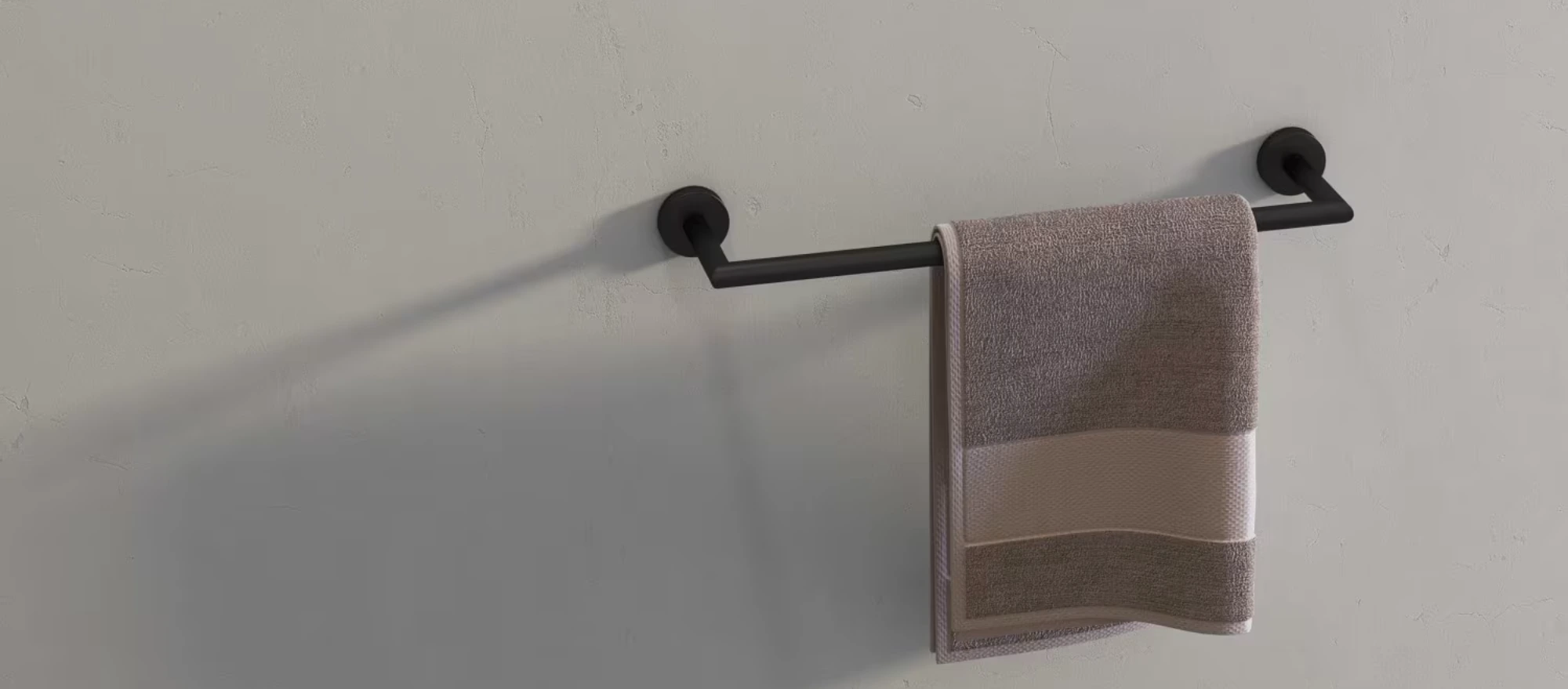 Schwarze Stangen zum Aufhängen von Handtüchern