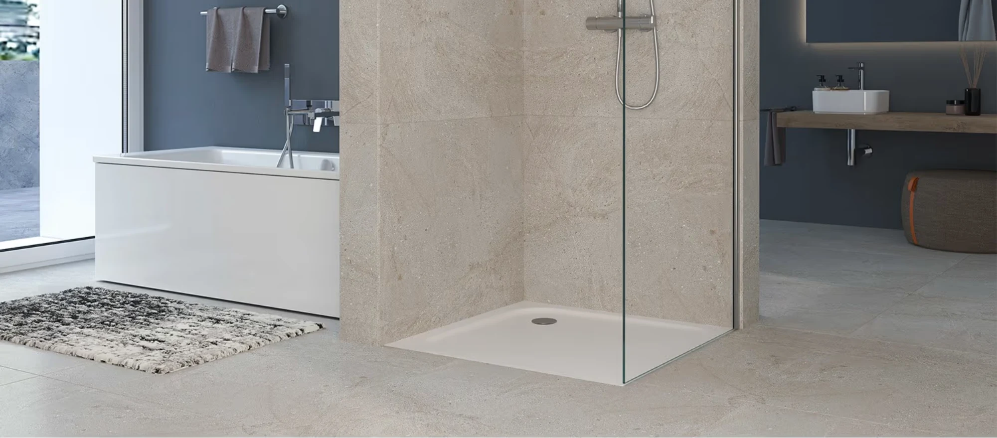 Sturotec 5090 Walk-In Seitenwand in einem offenen Badezimmer.