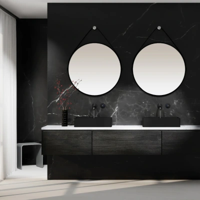 In diesem Badezimmer bringen die dunklen Elemente den weißen Marmor zum Strahlen.