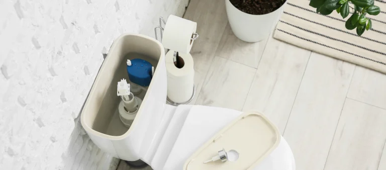 Spülkasten entkalken: So klappt es richtig