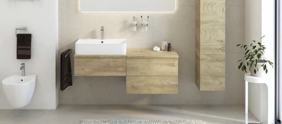 Kronenbach Cube in Holzoptik in einem modernen, hellen Bad mit einer Steinakzentwand.